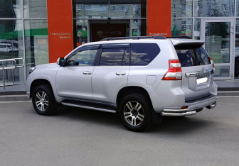 Подержанный автомобиль Toyota Land Cruiser Prado 2014 года (7 фото)