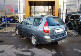 Подержанный автомобиль LADA (ВАЗ) Priora Wagon 2010 года (7 фото)