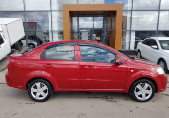Подержанный автомобиль Chevrolet Aveo Sedan 2011 года (4 фото)