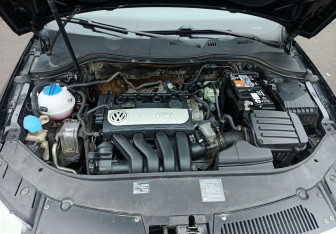 Подержанный автомобиль Volkswagen Passat Sedan 2006 года (11 фото)