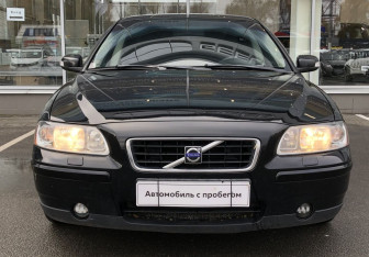 Подержанный автомобиль Volvo S60 2007 года (2 фото)