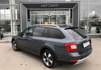 Подержанный автомобиль Skoda Octavia Wagon 2016 года (7 фото)