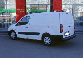 Подержанный автомобиль Peugeot Partner 2013 года (7 фото)
