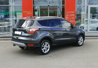 Подержанный автомобиль Ford Kuga 2017 года (5 фото)