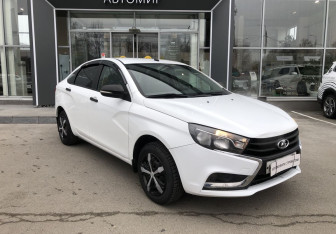 Подержанный автомобиль LADA (ВАЗ) Vesta Sedan 2016 года (3 фото)