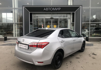 Подержанный автомобиль Toyota Corolla Sedan 2018 года (5 фото)