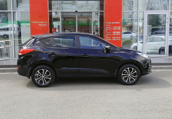 Подержанный автомобиль Hyundai ix35 2014 года (4 фото)
