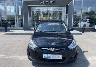 Подержанный автомобиль Hyundai Solaris Sedan 2013 года (2 фото)
