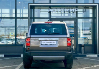 Новый Toyota Land Cruiser Prado 2024 (7 фото)