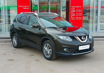 Подержанный автомобиль Nissan X-Trail 2015 года (3 фото)