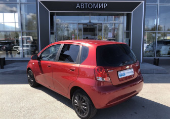 Подержанный автомобиль Chevrolet Aveo Hatchback 2006 года (7 фото)