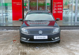 Подержанный автомобиль Volkswagen Passat Wagon 2011 года (2 фото)