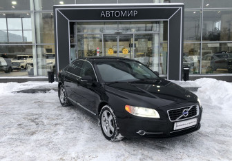Подержанный автомобиль Volvo S80 2012 года (3 фото)