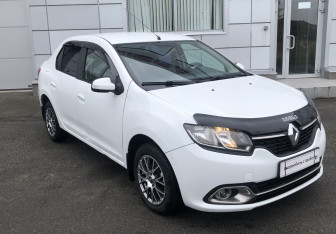 Подержанный автомобиль Renault Logan Sedan 2015 года (3 фото)