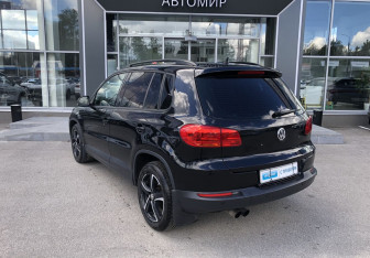 Подержанный автомобиль Volkswagen Tiguan 2011 года (7 фото)