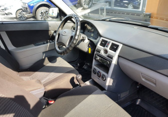 Подержанный автомобиль LADA (ВАЗ) Priora Wagon 2010 года (9 фото)