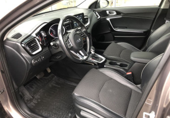 Подержанный автомобиль Kia Ceed Hatchback 2018 года (9 фото)