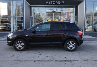 Подержанный автомобиль Nissan Qashqai 2011 года (8 фото)