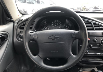 Подержанный автомобиль Chevrolet Lanos 2007 года (12 фото)