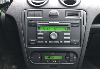 Подержанный автомобиль Ford Fusion 2008 года (14 фото)