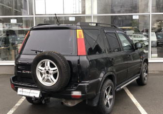Подержанный автомобиль Honda CR-V 2000 года (5 фото)