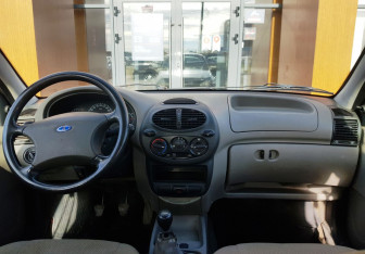 Подержанный автомобиль LADA (ВАЗ) Kalina Wagon 2011 года (11 фото)