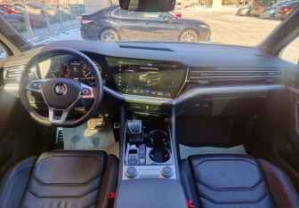 Подержанный автомобиль Volkswagen Touareg 2020 года (15 фото)