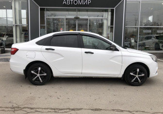 Подержанный автомобиль LADA (ВАЗ) Vesta Sedan 2016 года (4 фото)
