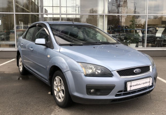 Подержанный автомобиль Ford Focus Sedan 2006 года (3 фото)
