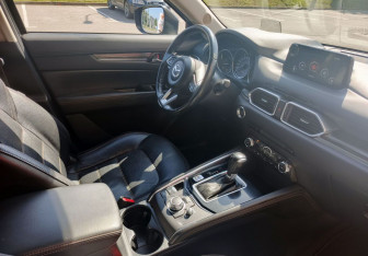 Подержанный автомобиль Mazda CX-5 2017 года (14 фото)