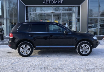 Подержанный автомобиль Volkswagen Touareg 2005 года (4 фото)