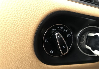 Подержанный автомобиль Porsche Macan 2015 года (13 фото)