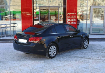 Подержанный автомобиль Chevrolet Cruze Sedan 2011 года (5 фото)