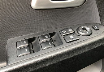 Подержанный автомобиль Kia Sportage 2012 года (14 фото)