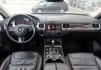 Подержанный автомобиль Volkswagen Touareg 2017 года (15 фото)