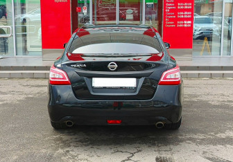 Подержанный автомобиль Nissan Teana 2014 года (6 фото)
