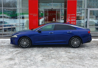 Подержанный автомобиль Kia K5 2022 года (8 фото)