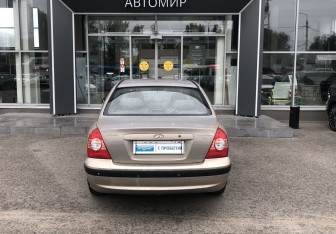 Подержанный автомобиль Hyundai Elantra Sedan 2008 года (6 фото)
