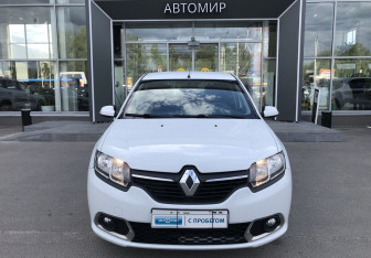 Подержанный автомобиль Renault Sandero 2014 года (2 фото)
