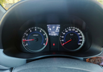 Подержанный автомобиль Hyundai Solaris Sedan 2013 года (13 фото)
