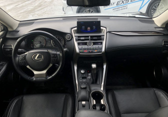 Подержанный автомобиль Lexus NX 2015 года (10 фото)