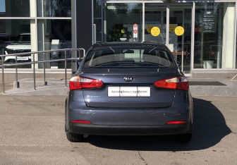 Подержанный автомобиль Kia Cerato Sedan 2014 года (6 фото)