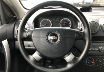 Подержанный автомобиль Chevrolet Aveo Sedan 2011 года (12 фото)