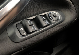 Подержанный автомобиль Ford Mondeo Sedan 2011 года (11 фото)