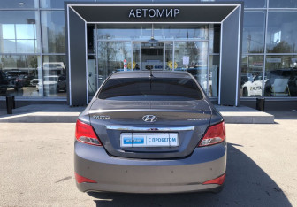 Подержанный автомобиль Hyundai Solaris Sedan 2015 года (6 фото)