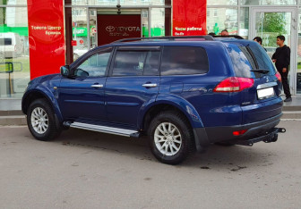 Подержанный автомобиль Mitsubishi Pajero Sport 2014 года (7 фото)
