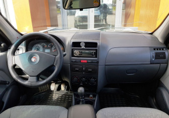 Подержанный автомобиль Fiat Albea 2008 года (11 фото)