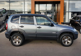Подержанный автомобиль Chevrolet Niva 2017 года (4 фото)