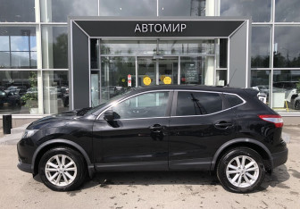 Подержанный автомобиль Nissan Qashqai 2015 года (8 фото)