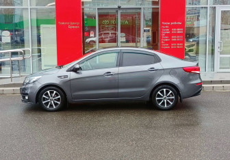 Подержанный автомобиль Kia Rio Sedan 2017 года (8 фото)